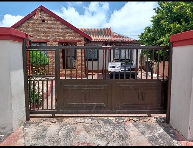 3 BEDROOM HOUSE FOR SALE IN KAGISO